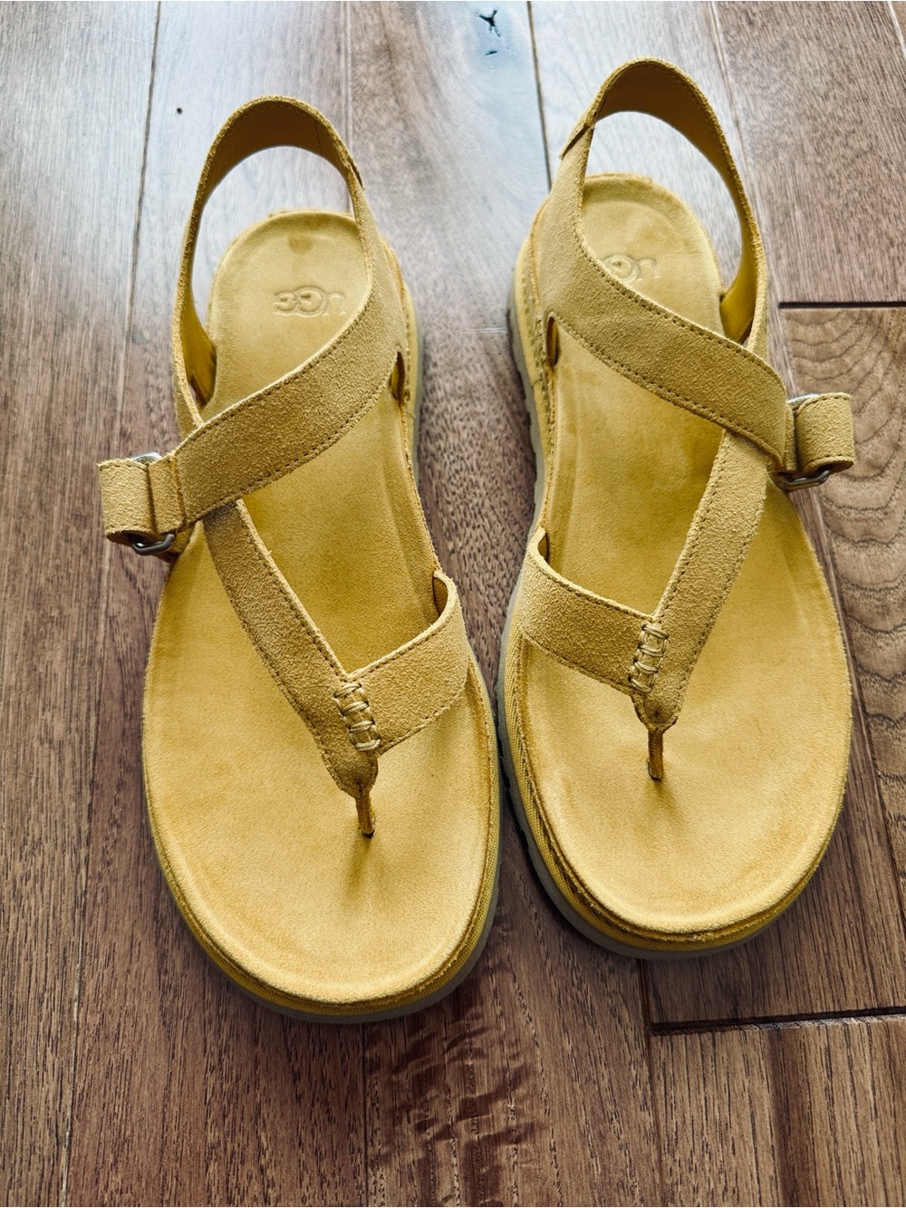 NWOT Ugg Goldengaze suede toe post Wheat Field tan ankle strap sandals 8.5 - Picture 4 of 9